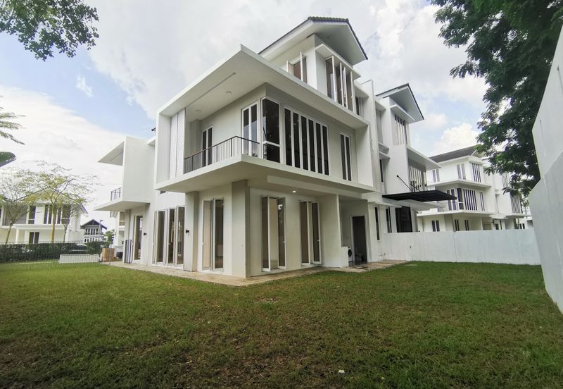 Emerald Bay @ Puteri harbour