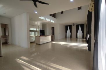 Emerald Bay @ Puteri harbour