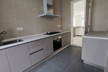 Emerald Bay @ Puteri harbour