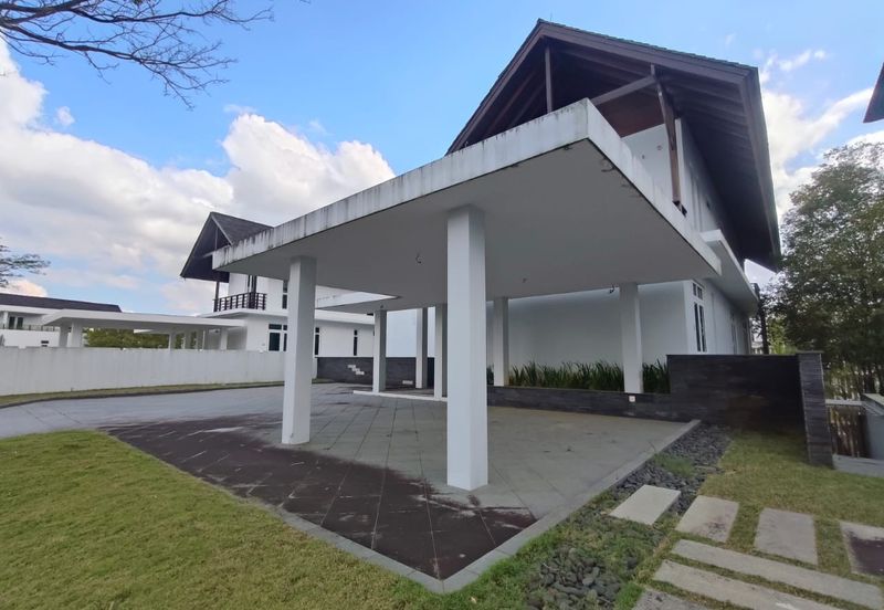 Emerald Bay @ Puteri harbour