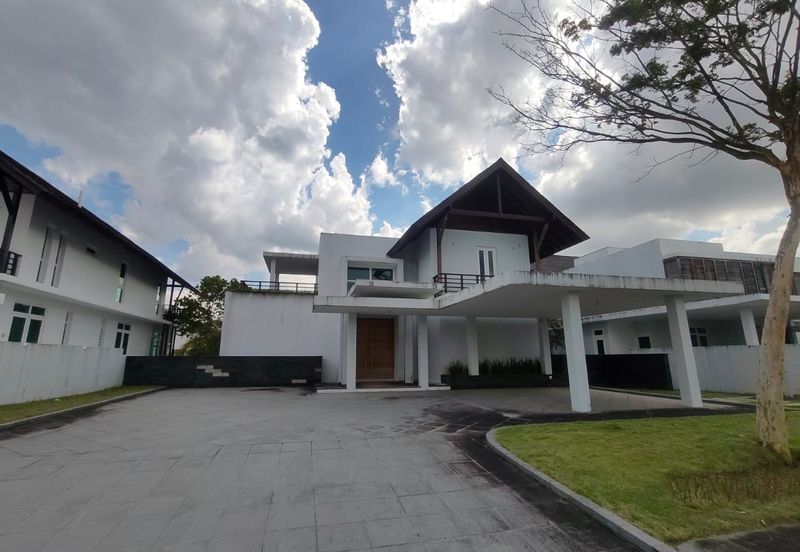 Emerald Bay @ Puteri harbour