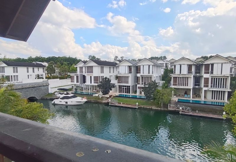 Emerald Bay @ Puteri harbour