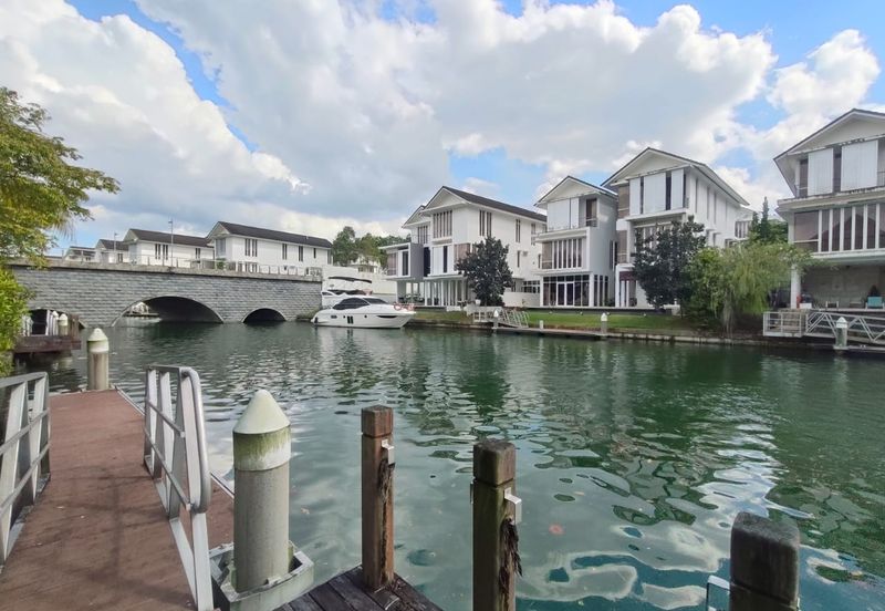 Emerald Bay @ Puteri harbour