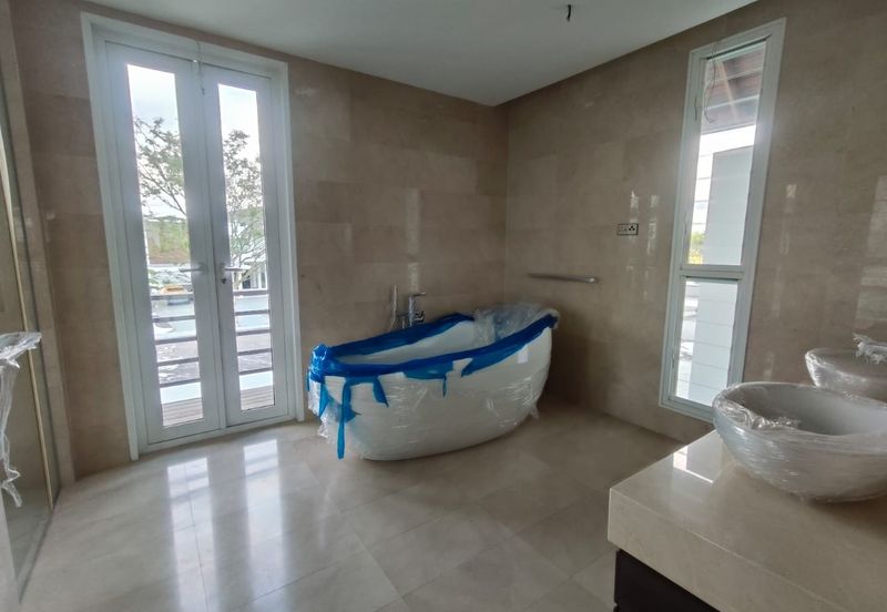 Emerald Bay @ Puteri harbour