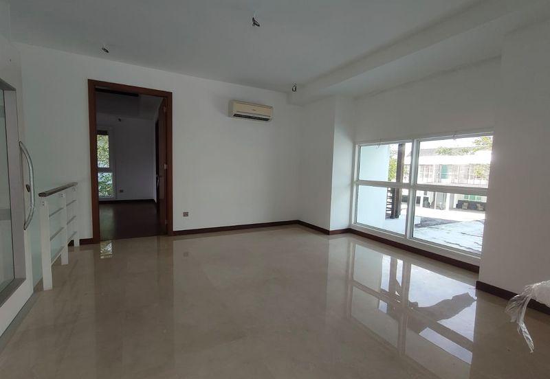 Emerald Bay @ Puteri harbour