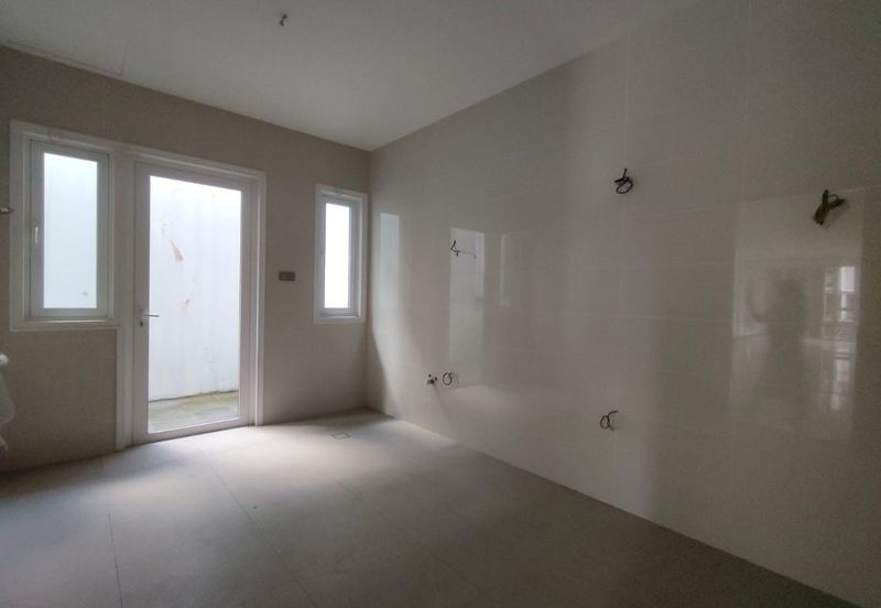 Emerald Bay @ Puteri harbour