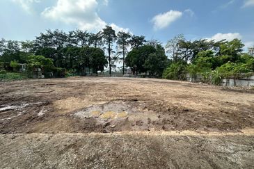 Next to Main Road Industrial Land, Lebuhraya Sungai Besi