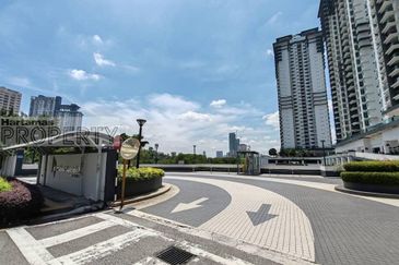 Near LRT, Fully Furnished Well Kept Unit at Kiara Residence II, Bukit Jalil Kuala Lumpur