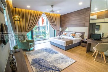 Fully Furnished Luxury Townhouse @ Tropical Villa, Seri Kembangan