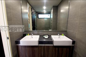 Fully Furnished Luxury Townhouse @ Tropical Villa, Seri Kembangan