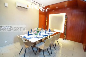 Fully Furnished Luxury Townhouse @ Tropical Villa, Seri Kembangan