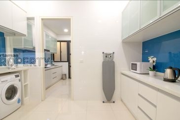 Fully Furnished Luxury Townhouse @ Tropical Villa, Seri Kembangan