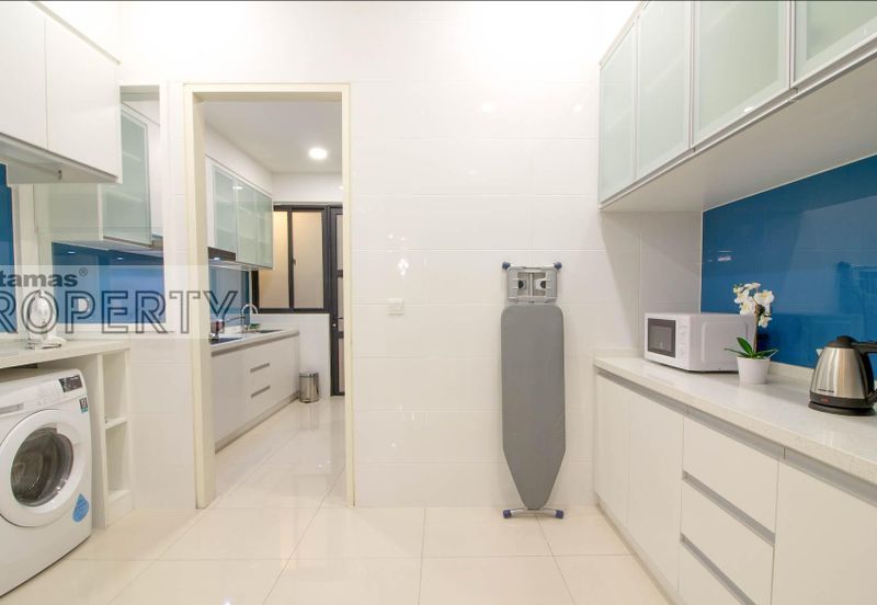 Fully Furnished Luxury Townhouse @ Tropical Villa, Seri Kembangan