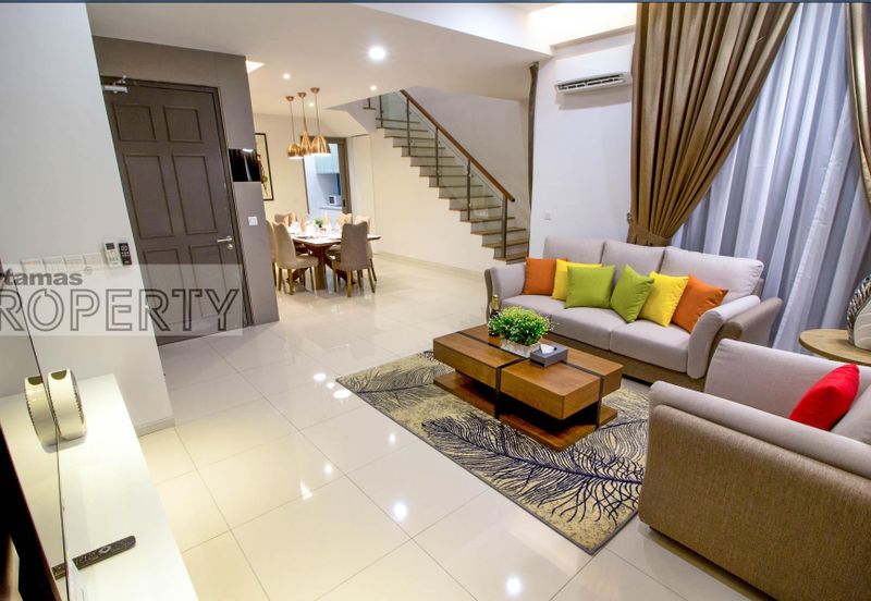 Fully Furnished Luxury Townhouse @ Tropical Villa, Seri Kembangan