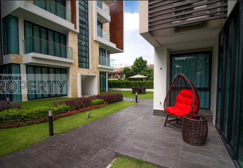 Fully Furnished Luxury Townhouse @ Tropical Villa, Seri Kembangan