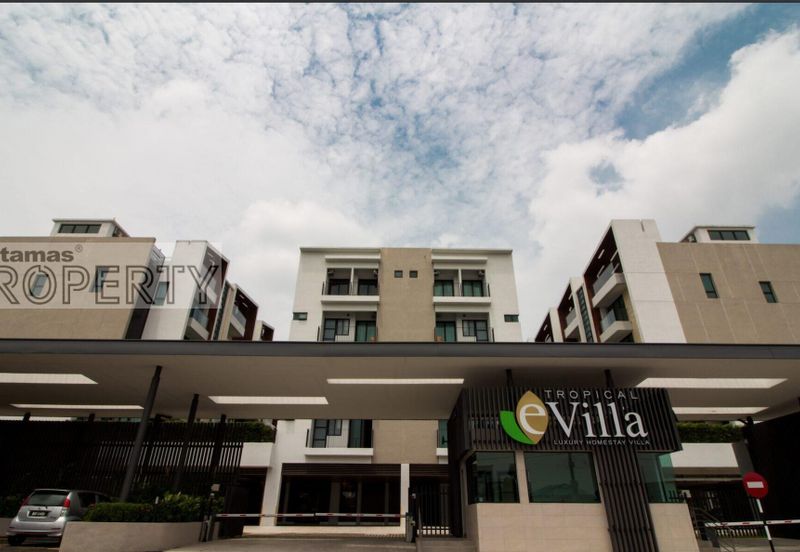 Fully Furnished Luxury Townhouse @ Tropical Villa, Seri Kembangan