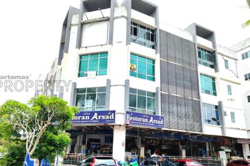 Corner Ground Floor Shoplot, Bandar Seri Putra, Bangi Selangor