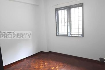 Pool View Corner Unit, Mutiara Condominium, Taman Bukit Indah, Ampang Selangor