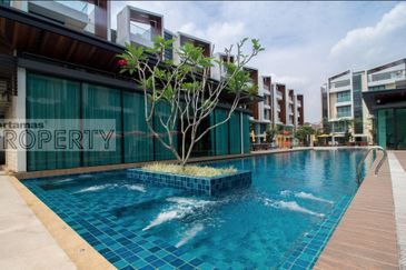 Tropical Villa Service Residence Townhouse, Seri Kembangan Selangor