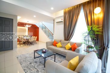 Tropical Villa Service Residence Townhouse, Seri Kembangan Selangor