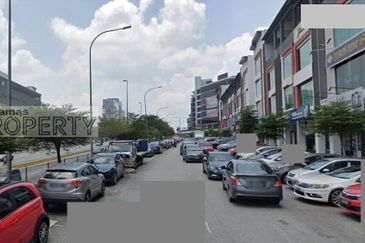 Facing Main Road, Ground Floor Shop at Balakong, Seri Kembangan Selangor