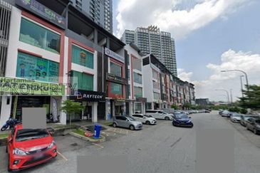 Facing Main Road, Ground Floor Shop at Balakong, Seri Kembangan Selangor