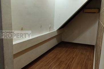 3-Storey Bungalow End Lot, BK6 Bandar Kinrara 6, Puchong Selangor