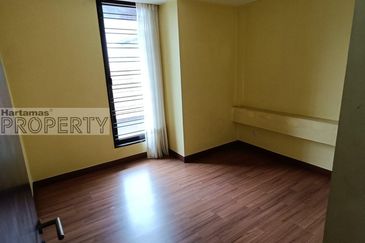 3-Storey Bungalow End Lot, BK6 Bandar Kinrara 6, Puchong Selangor