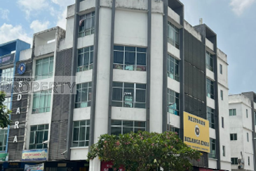Corner Lot Shop-Office at Bandar Seri Putra, Kajang Selangor