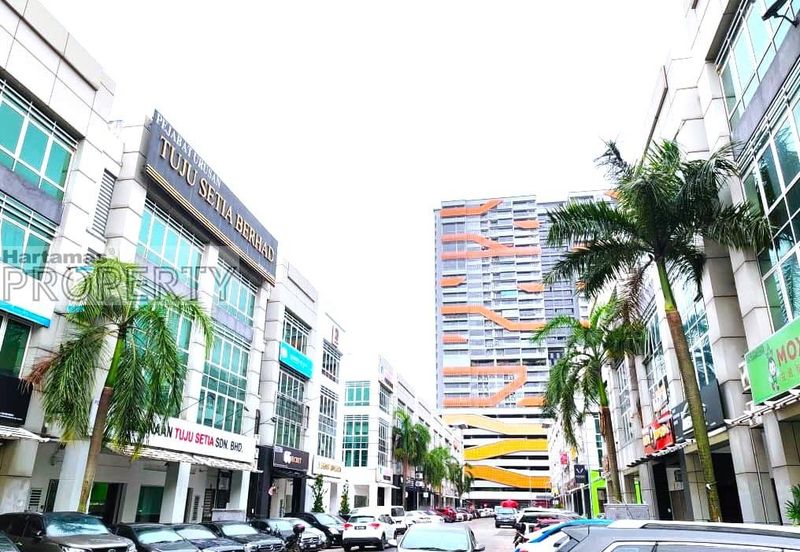 Near LRT, Ground Floor Shop at Bandar Puteri Puchong, Puchong Selangor