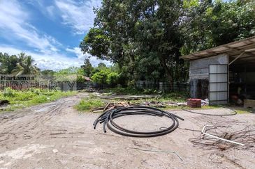 Next to Highway and Main Road, Land For Rent at Batu 9 Cheras, Selangor