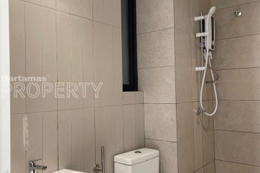 2 Rooms Well Kept Unit Balcony City View, Kenwingston Avenue at Sungai Besi, Kuala Lumpur