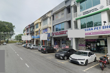 Facing Main Road 3 Storeys Shop Lot For Rent @ Bandar Seri Putra, Kajang Selangor