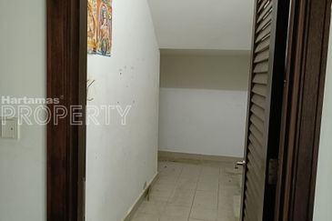 Corner Lot Bungalow For Sale @ Bandar Kinrara 6, Puchong Selangor