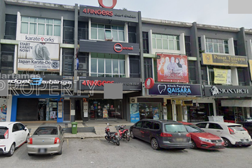 Facing Main Road 3 Storeys Shop Lot For Rent @ Bandar Seri Putra, Kajang Selangor