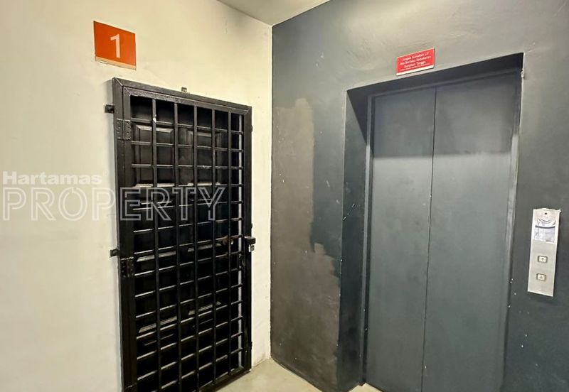 Facing Main Road, Office/ Retail at Kuchai Lama, Kuala Lumpur