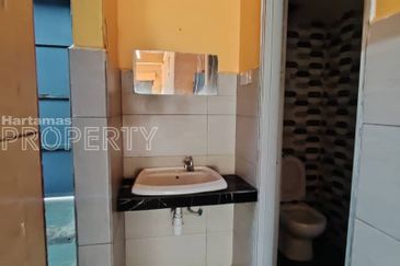 Ground Floor Shop, Walking Distance to MRT & LRT, Next to Main Road, Jalan Cheras Kuala Lumpur