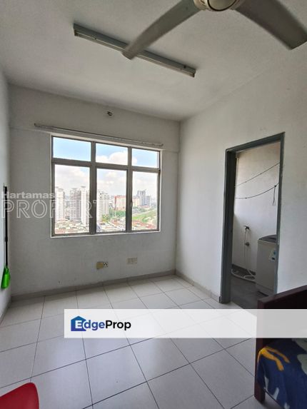 Fully Furnished, One Room Well Kept Unit For Rent @ The Academia, South City Plaza, Seri Kembangan Selangor, Selangor, Seri Kembangan