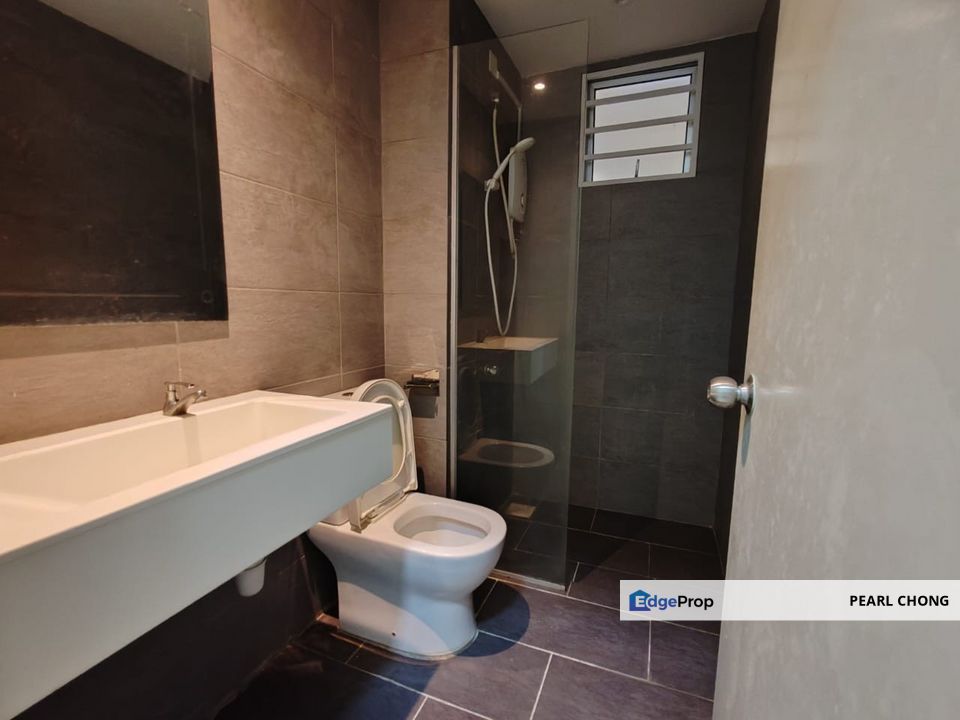 Near LRT, Master Bedroom with Private Bathroom, Platinum OUG Residence, Bukit Jalil KL, Kuala Lumpur, Bukit Jalil