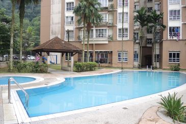 Kondominium Tiara Intan, Taman Bukit Indah