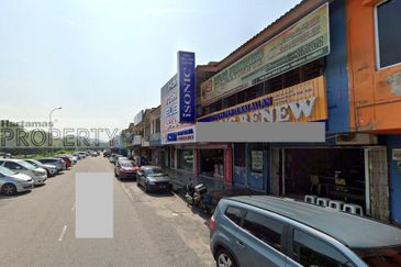 Facing Main Road, Ground Floor Shop & 1st Floor, Bukit Sentosa Rawang Selangor