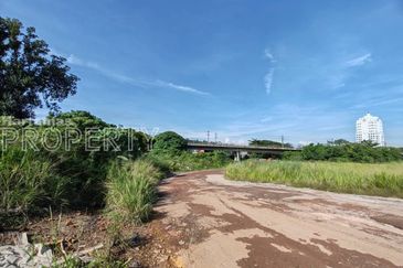 Industrial Land For Rent @ Next to Main Road, Serdang Seri Kembangan, Selangor