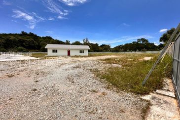 Industrial Land For Rent @ Next to Main Road, Serdang Seri Kembangan, Selangor