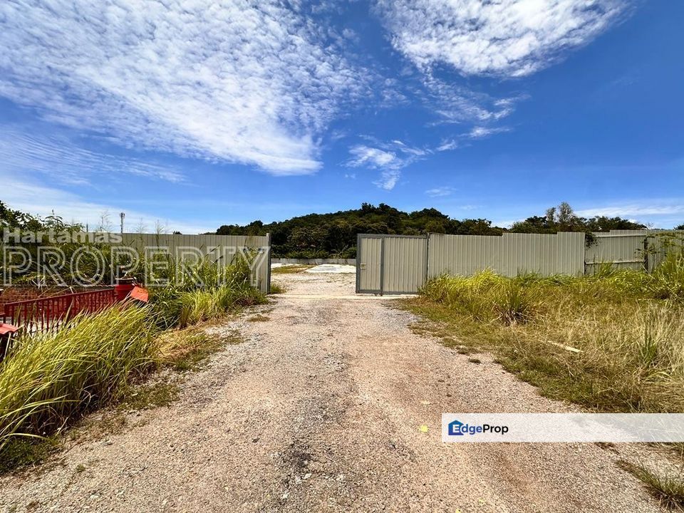 Accessible from Highway and Main Road, 2.5acres Land at Seri Kembangan, Selangor, Selangor, Seri Kembangan