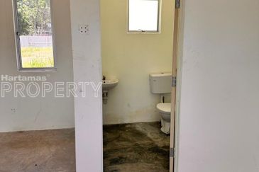 Accessible from Highway and Main Road, 2.5acres Land at Seri Kembangan, Selangor