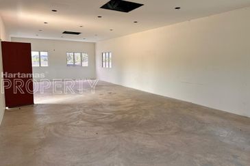 Accessible from Highway and Main Road, 2.5acres Land at Seri Kembangan, Selangor