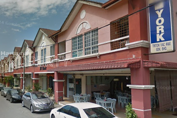 Ground Floor Shop @ Taman Putra Budiman, Balakong Seri Kembangan Selangor