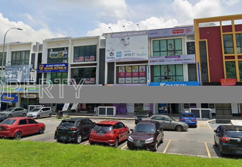 Facing Main Road, Corner Unit 3-Storey Shop Lot @ Bandar Seri Putra, Kajang 43000