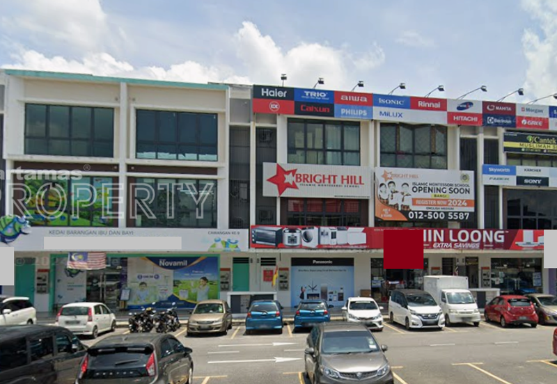 Facing Main Road, Corner Unit 3-Storey Shop Lot @ Bandar Seri Putra, Kajang 43000