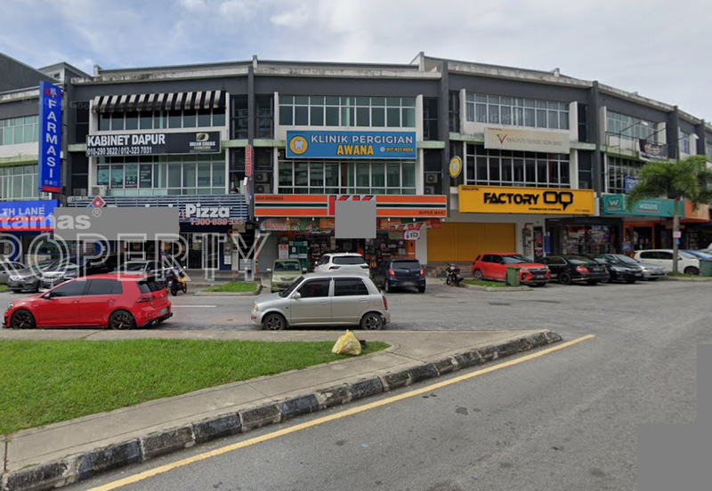 Facing Main Road, Corner Unit 3-Storey Shop Lot @ Bandar Seri Putra, Kajang 43000